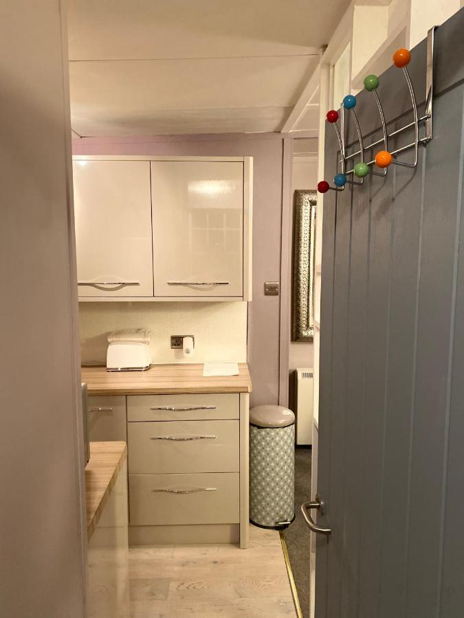 Coastal Cabin Chalet Roch 외부 사진